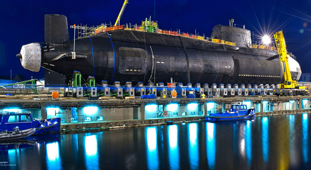 Nòng cốt của Hải quân Hoàng gia Anh hiện giờ chỉ có tàu ngầm hạt nhân lớp Astute. Đây là một trong những tàu ngầm đắt nhất trong lịch sử, với đơn giá xấp xỉ 2,2 tỷ USD/chiếc. Chiếc tàu ngầm lớp Astute cuối cùng, dự kiến sẽ đi vào hoạt động vào năm 2027.