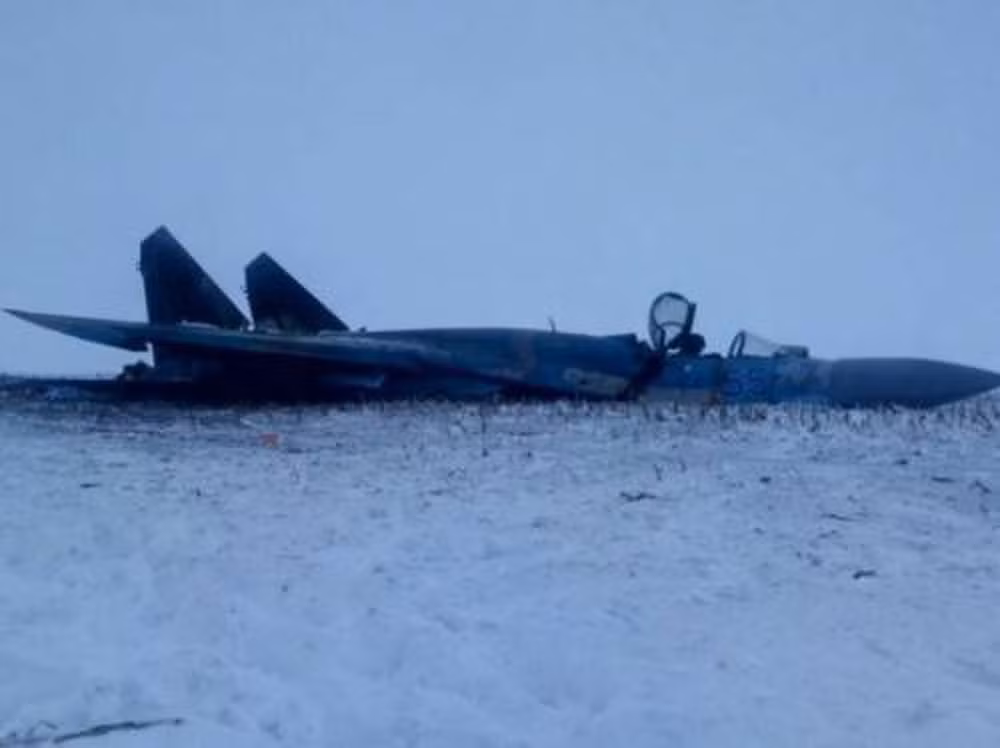 Tuy nhiên các nỗ lực hiện đại hóa và bảo dưỡng Su-27 của Ukraine rất hạn chế do không được quan tâm đúng mức. Trong khi các phi công chỉ có trung bình 40 giờ bay mỗi năm, có nghĩa là cường độ sử dụng số máy bay này rất thấp. Chỉ tính riêng trong năm 2018, hai chiếc Su-27 của Ukraine đã bị rơi, phi công thiệt mạng.