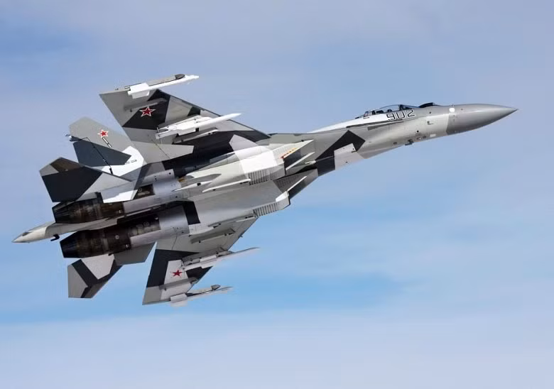 Do đó, các máy bay chiến đấu của Nga như Su-30SM, có thể giao chiến với máy bay chiến đấu của Ukraine ở phạm vi, vượt xa mọi đòn trả đũa tiềm năng. Cùng với đó là khả năng chế áp điện tử của Ucraina, với các vũ khí Nga rất hạn chế; do vậy, Không quân Kiev sẽ bị xóa sổ trong một "nốt nhạc", nếu dám đối đầu trực diện với Không quân Nga. Nguồn ảnh: Pinterest.