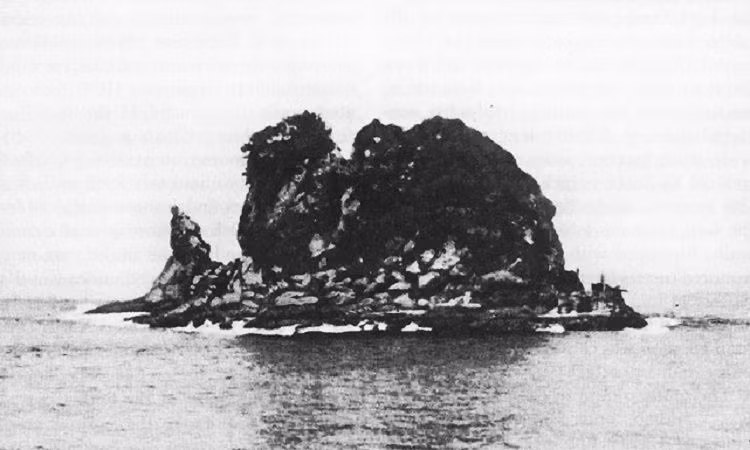 Washington đã gia cố bốn hòn đảo trước cửa vịnh Manila, gồm Corregidor, Caballo, Carabao và El Frail trong giai đoạn 1909-1913, biến chúng thành các pháo đài với tên gọi lần lượt là Fort Mills, Fort Hughes, Fort Frank và Fort Drum.