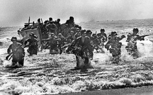 Mỹ bắt đầu giải phóng Philippines từ 20/10/1944, một trong những mục tiêu quan trọng nhất là Fort Drum. Sự kiên cố của pháo đài buộc lực lượng Mỹ sử dụng chiến thuật đặc biệt để giành lại quyền kiểm soát.