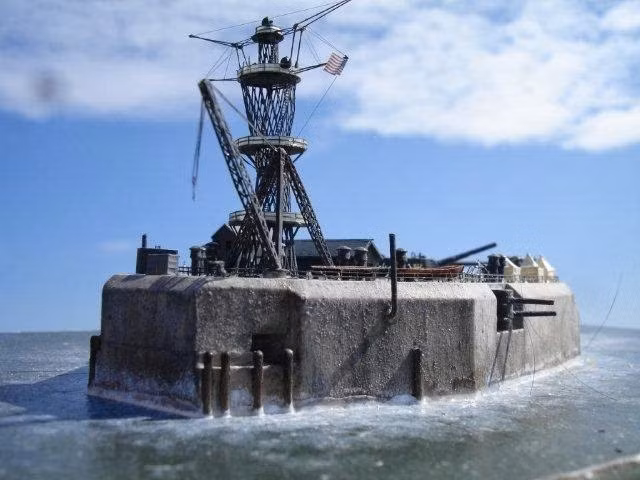 Khẩu đội Roberts được trang bị 4 pháo 152 mm, trong ụ cố định để bảo vệ bãi thủy lôi. Khẩu đội cuối cùng không có tên riêng, được triển khai ba pháo 76 mm, trong đó hai khẩu làm nhiệm vụ phòng không.