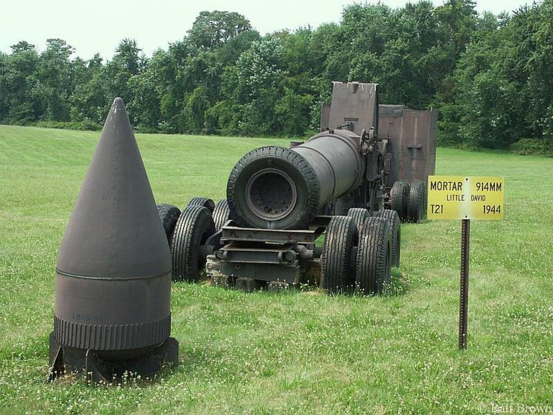 Sau Thế chiến hai, dự án bị dừng lại, đến năm 1946 thì đóng cửa hoàn toàn. Vũ khí kỳ diệu của Mỹ không bao giờ rời khỏi biên giới của Trường bắn thử nghiệm Aberdeen. Ngày nay khẩu “siêu cối” Little David, là một trong những vật trưng bày độc đáo của bảo tàng ngoài trời địa phương. Nguồn ảnh: Warhistory.