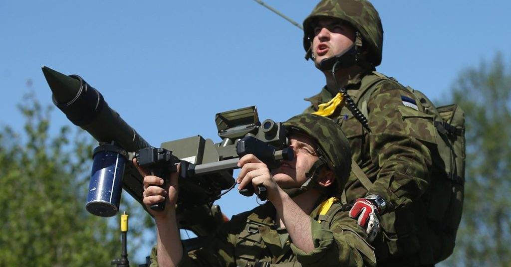 Quân đội yếu thứ tư ở châu Âu là Estonia; đây là quốc gia thuộc Liên Xô, được xếp hạng 119/138 trong bảng xếp hạng quân sự toàn cầu; quân số 6.400 người và 60.000 quân dự bị. Estonia là thành viên NATO từ năm 2004. Lực lượng vũ trang Estonia có đủ các quân chủng là lục quân, không quân và hải quân.