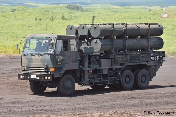 Nhưng trước sự phát triển "bùng nổ" của Hải quân Trung Quốc, trong thời gian gần đây, những tên lửa tầm ngắn này khó có thể đáp ứng được yêu cầu cân bằng chiến lược Trung - Nhật; do vậy Nhật Bản muốn có những tên lửa chống hạm uy lực, với tầm bắn xa hơn, nên họ quyết tâm chế tạo loại tên lửa có tầm bắn đến 2.000 km, cũng như nâng cấp loại tên lửa Type 12 hiện có.