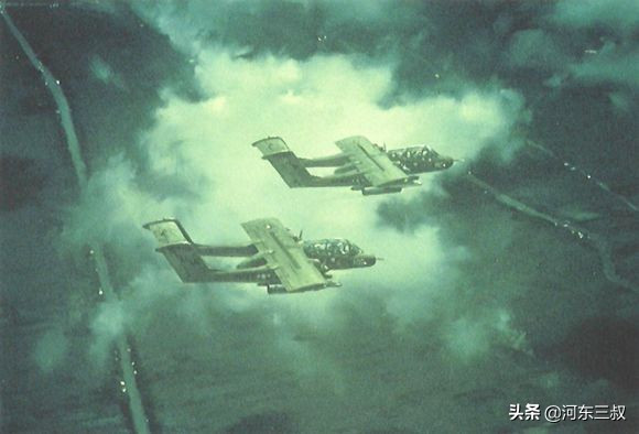 Giới quân sự Mỹ đã bàn thảo tỉ mỉ kế hoạch đánh phá cầu Hàm Rồng. Trước trận đánh lớn, Mỹ đã cho hai tốp máy bay xâm nhập vùng cửa biển Lạch Trường, nghi binh cho hai chiếc khác bay sâu vào nội địa dọc hai bờ sông Mã, để thị sát trận địa phòng không của ta.