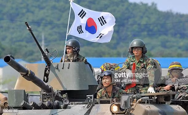 Các tuyến đường bộ chạy theo hướng Bắc - Nam của Hàn Quốc, được phân luồng qua những con đèo hẹp, dễ bị cản trở các xe tăng hạng nặng, kể cả các trụ bê tông treo bằng dây cáp. Những chướng ngại vật này, không thể ngăn chặn KPA được lâu dài, nhưng có thể cầm chân, để các lực lượng khác đến chi viện.