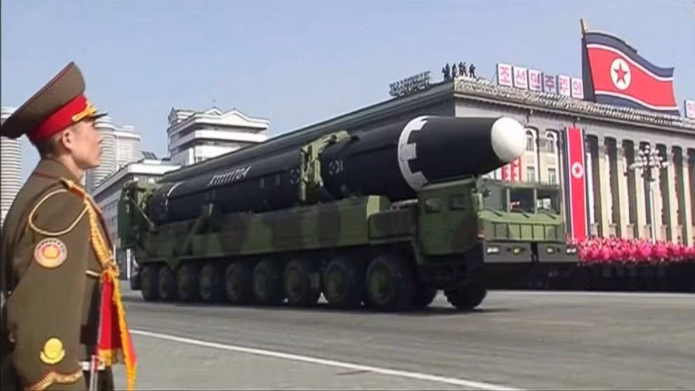 Các cuộc tấn công mạnh mẽ của ba quân đoàn KPA, gần như chắc chắn được hỗ trợ bởi các đơn vị tên lửa đạn đạo chiến thuật, sẽ tạo ra ít nhất một bước đột phá trên bờ biển phía tây và phía đông; trong đó phía tây quan trọng hơn, do thủ đô Seoul của Hàn Quốc nằm gần bờ biển.