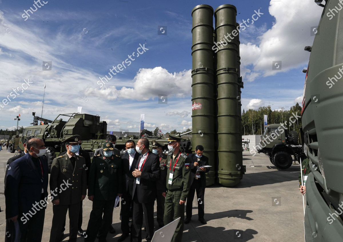 Tại Diễn đàn kỹ thuật-quân sự quốc tế Army-2021, Nga còn giới thiệu các loại tên lửa siêu thanh, vũ khí đánh chặn các vật thể bay, trong đó có đạn pháo thông minh PVO, đánh chặn tên lửa hành trình.