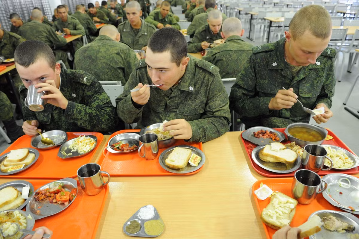 Vũ khí hiện đại tất nhiên là quan trọng, nhưng đây không phải là thứ duy nhất khiến quân đội Nga đổi mới. Những điểm mới trong công tác bảo đảm hậu cần của quân đội, cũng là một phần không thể thiếu trong chương trình hiện đại hóa quân đội nước này.