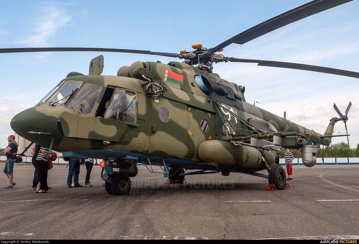 Vào tháng 6/2015, Russian Helicopters cũng đã ký hợp đồng với Bộ Quốc phòng Belarus về việc cung cấp 12 máy bay trực thăng Mi-8MTV-5. Việc giao hàng được kết thúc vào tháng 4/2017. Những đơn hàng lớn cho thấy chất lượng của trực thăng là không phải nghĩ.