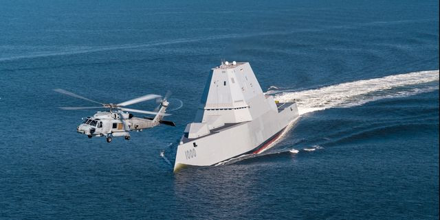 Năm 2018, Hải quân Mỹ thông báo, ba chiếc tàu lớp Zumwalt sẽ thực hiện các nhiệm vụ mới, khi sẽ được trang bị tên lửa chống hạm Tomahawk và tên lửa đa năng Standard-6. Như vậy lớp tàu Zumwalt sẽ hoạt động như một sát thủ diệt hạm tầm xa, có khả năng đánh chìm tàu địch từ khoảng cách hàng nghìn km.