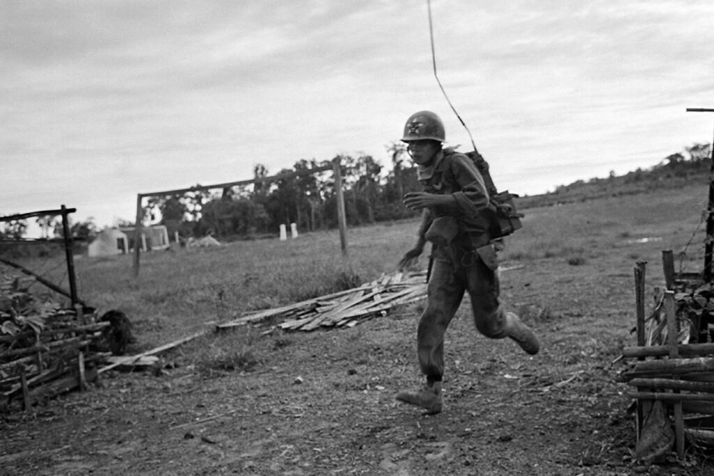 Ngày 11/6, địch tiếp tục tăng cường các tiểu đoàn dù và biệt động để tiếp ứng cho Đồng Xoài. Ngày 12/6, Trung đoàn 271 quân ta, đã phục kích và tiêu diệt gọn tiểu đoàn dù của địch tại khu vực đồn điền Thuận Lợi. Tiểu đoàn dù của địch vốn là biểu tượng sức mạnh của quân đội Sài Gòn, chúng bị tiêu diệt khiến cho quân địch đóng ở Củ Chi, Cây Trắc…dọc quốc lộ 1 hoang mang, rút chạy.