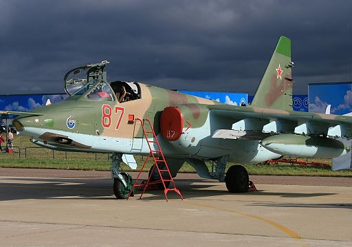 Trong bối cảnh căng thẳng gia tăng với Nga, cũng như xung đột với các tỉnh ly khai Nam Ossetia và Abkhazia, Gruzia vào năm 2003 đã bắt đầu một nỗ lực hiện đại hóa quân đội; đồng thời tăng cường hợp tác quân sự với các quốc gia phương Tây và cả Israel.