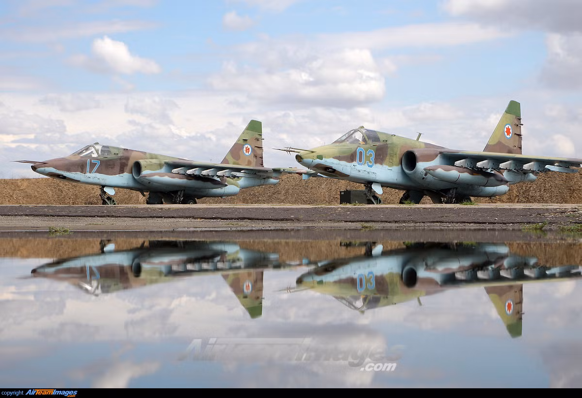 Để duy trì số lượng máy bay quân sự cánh cố định, với sự hỗ trợ của Israel, các máy bay cường kích Su-25 của Gruzia đã được hiện đại hóa toàn diện; để duy trì khả năng tồn tại, biến chúng thành vũ khí nguy hiểm, khi giao tranh với lực lượng ly khai ở Nam Ossetia và Abkhazia.