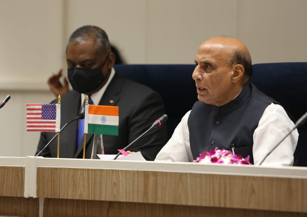 Theo một cựu quan chức ngoại giao Ấn Độ, được nhật báo trích dẫn, Washington cần phải chung tay với các quốc gia như Ấn Độ, để tạo sự cân bằng quân sự; nhằm đối phó với một Trung Quốc, ngày càng quyết đoán về mặt quân sự.