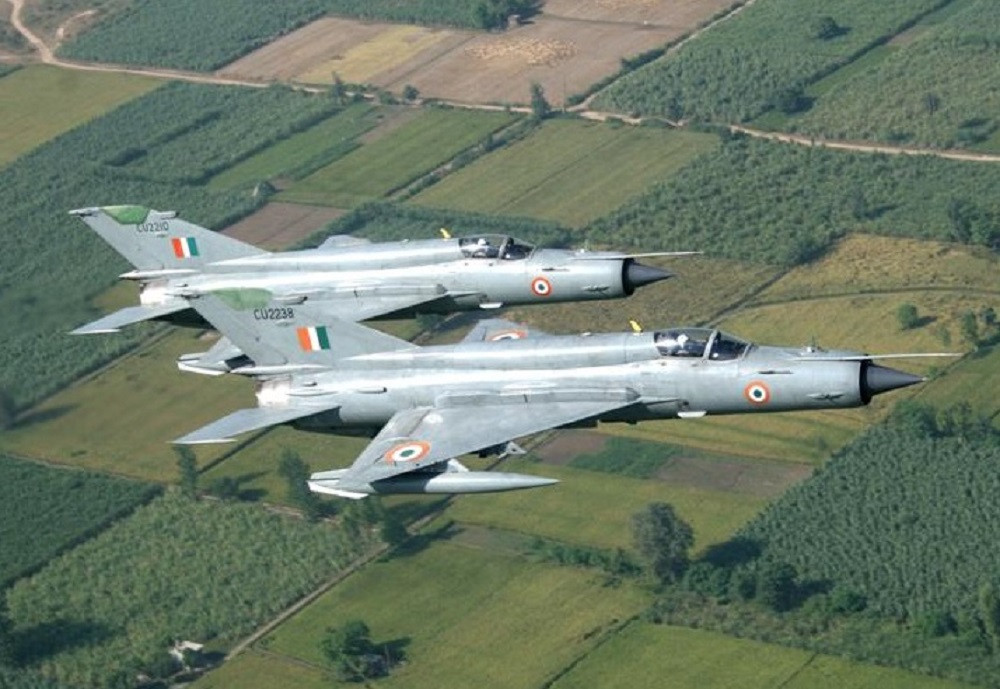 Trong số các biến thể khác nhau của MiG-21 do Ấn Độ sử dụng, MiG-21 Bison là phiên bản tiên tiến nhất, bay lần đầu tiên vào năm 2000. IAF hiện đang sử dụng 4 phi đội máy bay MiG-21 Bison, mỗi phi đội có 16 đến 18 máy bay chiến đấu.