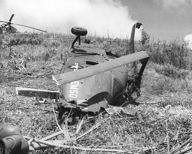 Sau đó, các cường kích cơ A-1 vẫn tiếp tục được sử dụng thường xuyên. Tuy nhiên, tới khi QGP Miền Nam trang bị tên lửa phòng không vác vai A-72, thì số A-1 Skyraider hầu như không còn dám hoạt động. Nguồn ảnh: TH.