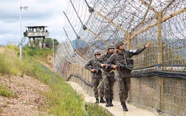 Thông báo này được đưa ra sau khi có tuyên bố sửa đổi các quy định về tên lửa của Mỹ và Hàn Quốc. Giả sử Hàn Quốc theo đuổi chính thức chương trình tàu ngầm hạt nhân, sẽ tạo ra một tình thế tiến thoái lưỡng nan về an ninh xung quanh bán đảo Triều Tiên, đồng thời tăng thêm giá trị răn đe đối với các mối đe dọa từ Triều Tiên.