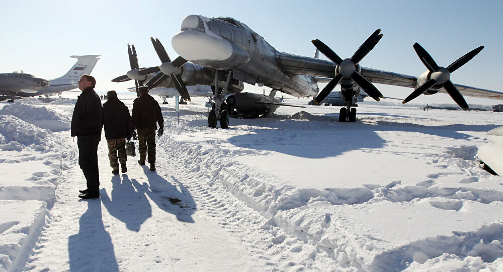 Tham mưu trưởng Lực lượng Phòng không và Không quân Hạm đội Phương Bắc của Liên bang Nga, Thiếu tướng Igor Churkin nói với báo chí rằng, bất kỳ loại máy bay nào kể cả máy bay ném bom chiến lược Tu-95 cũng có thể hạ cánh tại sân bay này.