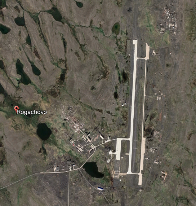 Gần đây Nga đã mở rộng đường băng của sân bay và nâng chiều dài của nó lên 3.500 m, giúp sân bay này có thể tiếp nhận các loại máy bay cỡ lớn và tiếp nhiên liệu cho lực lượng hàng không.