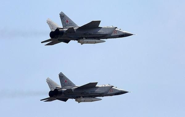 Một tuyên bố chính thức cho biết MiG-31K “đã bắt đầu hoàn thành các nhiệm vụ làm chủ không phận của khu vực”, cho thấy một vai trò, ngoài các cuộc không kích đối không, MiG-31K còn nhiệm vụ tiêu diệt các tàu chiến trên biển Địa Trung Hải.