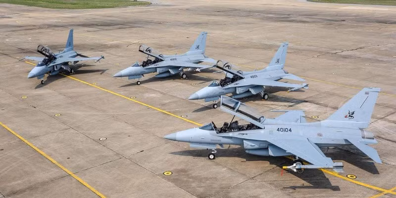 Ngoài ra, còn cả Thái Lan nước đang vận hành một trong những lực lượng không quân có năng lực nhất trong khu vực. Nhưng không giống như những quốc gia đã đề cập ở trên, Không quân Thái Lan chưa từng vận hành bất kỳ loại máy bay chiến đấu nào của Nga hay Liên Xô trước đây.