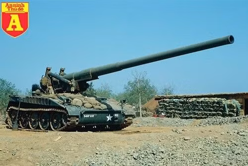 Pháo tự hành M107 có cỡ nòng 175 mm; nòng dài 9,15 mét; khối lượng chiến đấu 28,2 tấn; xe dài 11,3 mét (tính cả pháo); rộng 3,14 mét; sơ tốc đạn 914 m/s; tầm bắn 32,7 km; đầu đạn nặng 66,6 kg; bán kính sát thương hơn 50 mét; tốc độ chạy tối đa trên đường bằng 55 km/h; biên chế khẩu đội là 13 người.