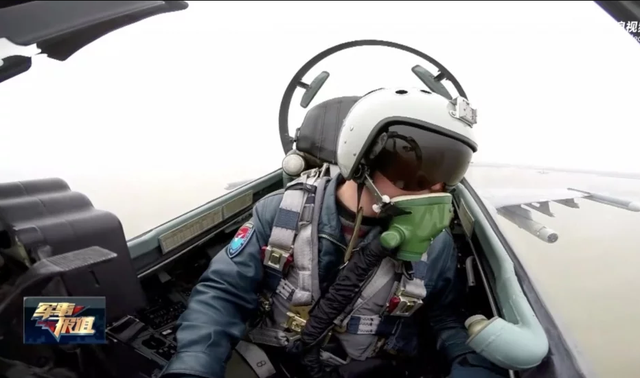 Các chuyến bay huấn luyện không còn diễn ra theo chủ trương lấy “an toàn làm trọng”. Bây giờ các ứng viên phi công bắt đầu thường xuyên trải qua sự căng thẳng cao hơn trong các chuyến bay huấn luyện. Các giáo viên hướng dẫn bay chỉ can thiệp vào các chuyến bay của học viên khi thực sự cần thiết.