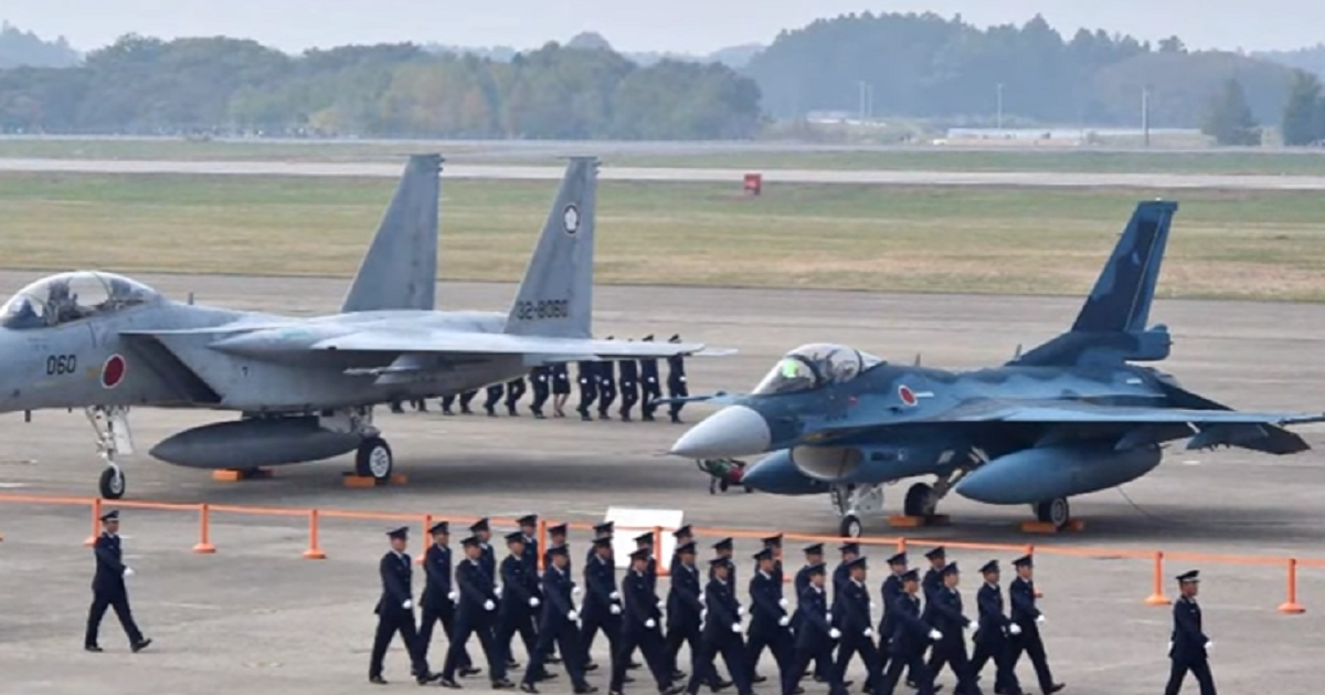 Tuy nhiên, Nhật Bản không thể đối phó với nhiệm vụ này chỉ với 100 chiếc F-15. Vì vậy, Nhật Bản phải đưa cả số F-35 đắt đỏ quá tốn kém khi sử dụng vào nhiệm vụ này; mặc dù chưa hẳn F-35 đã làm tốt nhiệm vụ đánh chặn, hơn những chiếc F-15J. Nguồn ảnh: QQ.