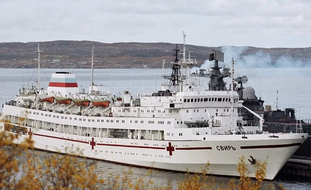 Hiện tại đây là dự án mới nhất của hải quân Nga, dự án tàu vận tải-bệnh viện hứa hẹn sẽ hỗ trợ cho các lực lượng quân đội Nga, đang hoạt động ở những chiến trường xa xôi và những khu vực khó khăn, trực tiếp nâng cao tinh thần chiến đấu và bảo đảm đời sống cho binh sĩ. Nguồn ảnh: Sina.