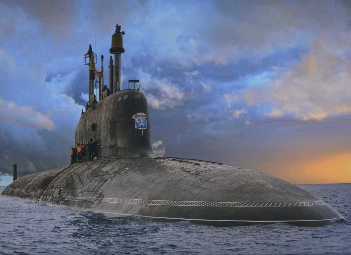 Hơn nữa, việc tận dụng 125 năm kinh nghiệm tổng hợp của Anh và Mỹ về động cơ đẩy tàu ngầm hạt nhân, sẽ giúp Australia nhanh chóng khai thác hiệu quả tàu ngầm hạt nhân của họ. Có thể trước mắt, Mỹ sẽ cho Hải quân Australia thuê một số chiếc tàu ngầm hạt nhân lớp Los Angeles để huấn luyện và làm quen.