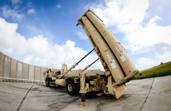 Hiện tại, trên đảo Guam đã có hệ thống phòng không THAAD, nhưng hệ thống này chỉ có thể đánh chặn tên lửa trong giai đoạn cuối của chuyến bay. Radar AN / TYP-2 của hệ thống THAAD cũng là loại đơn hướng và không thể cung cấp phạm vi phát hiện 360 độ.