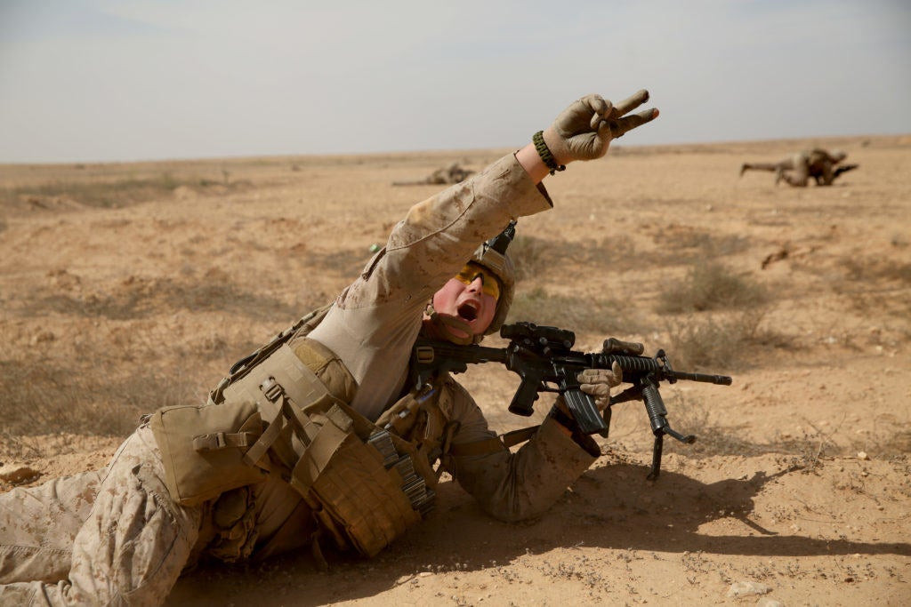 Một khi đang tham chiến và phát hiện thiết giáp của đối phương, những người lính bộ binh phải nhanh chóng yểm trợ để cho các đội chống thiết giáp có cơ hội nổ súng diệt thiết giáp đối phương.