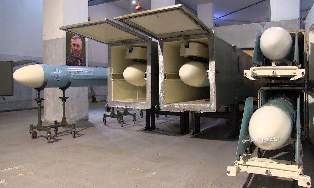 Trái ngược với các mối quan hệ tương đối hòa bình mà Israel hiện có với hầu hết các nước láng giềng, việc Israel chiếm đóng miền nam Lebanon kéo dài hai thập kỷ và thành lập tổ chức Hezbollah vào những năm 1970, đã giữ cho mặt trận Lebanon rộng mở cho đến tận ngày nay.