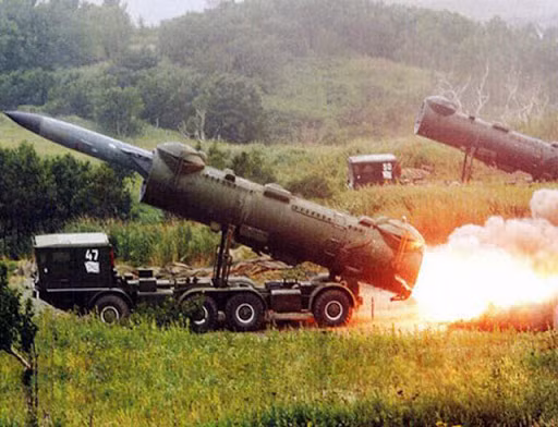 Bastion-P vẫn là một trong những tổ hợp tên lửa phòng thủ bờ biển hiện đại nhất thế giới, Việt Nam có thể học hỏi Nga để nâng cấp lên phiên bản mạnh hơn với tên lửa Onyx. Với vũ khí này sẽ khiến mọi kẻ thù phải e dè, khi có ý định tiến vào nước ta từ đường biển. Nguồn ảnh: Pinterest.