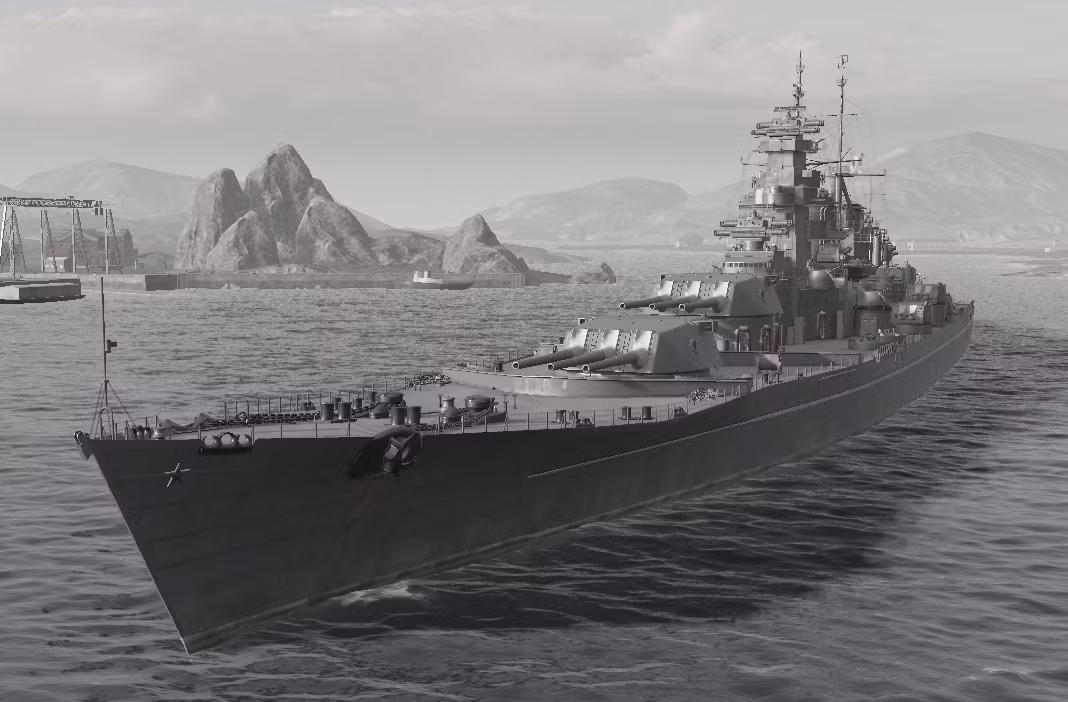 Thiết giáp hạm Soyuz được thiết kế dựa trên lớp tàu Littorio của Ý, tàu có lượng choán nước khoảng 60.000 tấn, mang theo 9 khẩu pháo 406mm và tốc độ tối đa 28 hải lý/ giờ. Với thiết kế như vậy, những thiết giáp hạm lớp Sovetsky Soyuz có thể đủ sức đối đầu với các thiết giáp hạm mạnh nhất trên thế giới.