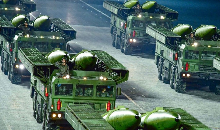 Triều Tiên là nước ủng hộ hàng đầu Syria trong thời kỳ xung đột gay gắt kể từ năm 2011; với mối quan hệ tốt đẹp với Syria, Triều Tiên có thể giúp Syria nâng cấp đáng kể năng lực tên lửa đạn đạo và cải thiện năng lực răn đe đối với các nước láng giềng Israel và Thổ Nhĩ Kỳ.