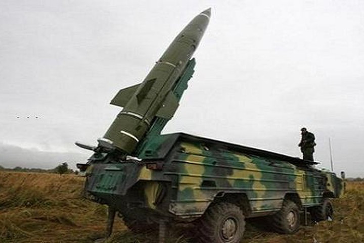 Syria là khách hàng lớn của tên lửa chiến thuật Triều Tiên và là khách hàng duy nhất đang sở hữu tên lửa tầm ngắn, sử dụng nhiên liệu rắn KN-02; đây cũng là vũ khí mà Syria sẽ sử dụng cuối cùng, trong một cuộc chiến với Israel.