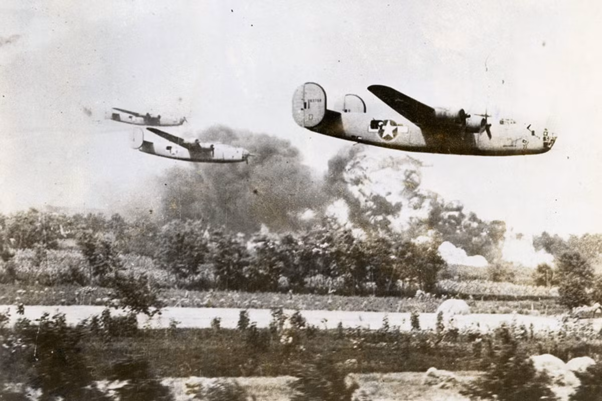 Ngay từ đầu, đã có nhiều tình huống khó khăn xảy ra, vài máy bay rơi do hạn chế về tầm nhìn, nhiều máy bay khác không thể tiếp tục chiến dịch và phải quay về, chỉ có 157 trên 178 máy bay ném bom tiếp cận được mục tiêu.