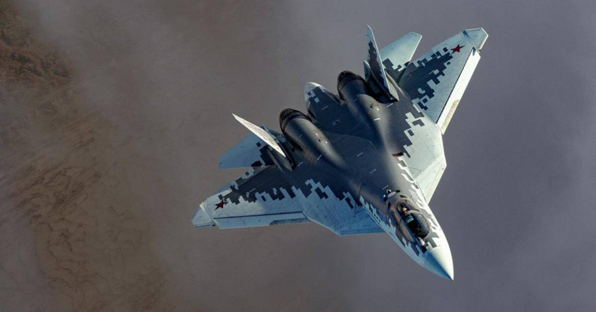 Mặc dù tầm hoạt động ít hơn MiG-31, nhưng việc tiếp nhiên liệu trên không có thể khắc phục vấn đề này. Vậy khả năng hoạt động của chúng rất giống nhau, tại sao lại cần một loại máy bay riêng? Các máy bay chiến đấu Sukhoi cũng đã từng đảm nhiệm vai trò đánh chặn trước đây, như biến thể Su-27P, rõ ràng là dành cho VPVO.