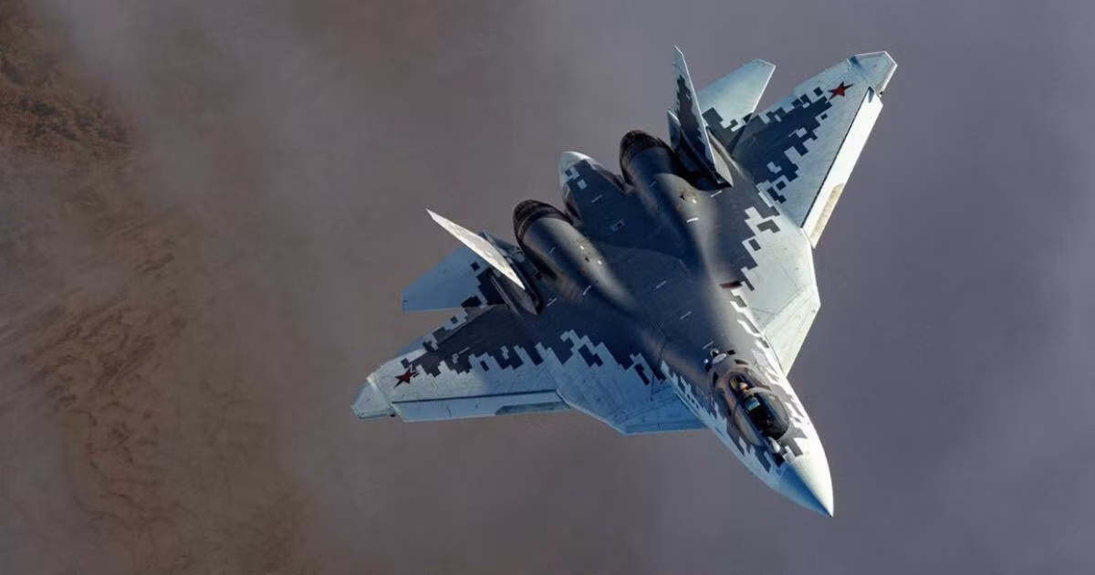 Mặc dù tầm hoạt động ít hơn MiG-31, nhưng việc tiếp nhiên liệu trên không có thể khắc phục vấn đề này. Vậy khả năng hoạt động của chúng rất giống nhau, tại sao lại cần một loại máy bay riêng? Các máy bay chiến đấu Sukhoi cũng đã từng đảm nhiệm vai trò đánh chặn trước đây, như biến thể Su-27P, rõ ràng là dành cho VPVO.