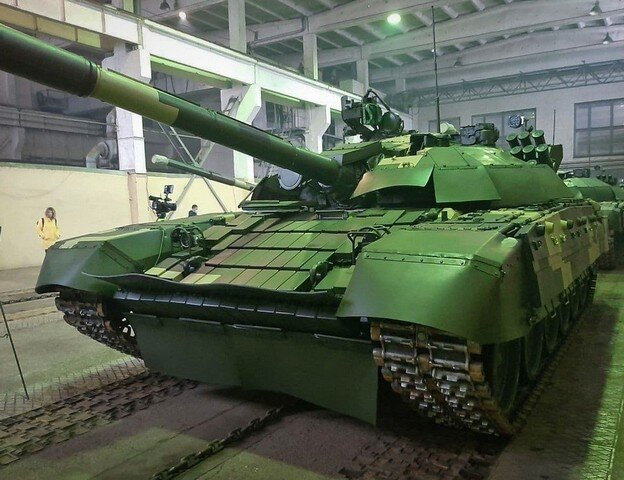 Lực lượng vũ trang Ukraine khẳng định, xe tăng T-72AMT có công nghệ tiên tiến hơn dòng tăng T-72B3 và có sức mạnh vượt trội hơn so với phiên bản mạnh nhất của T-90 Nga, trong khi vẫn đáp ứng đầy đủ yêu cầu về chi phí sản suất.