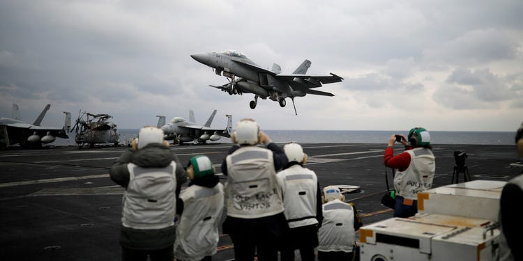 Tổng công suất của các lò phản ứng này là 1.100 MW. Nếu một tên lửa Kinzhal, với đầu đạn nặng nửa tấn, bay với tốc độ 12 Mach, không chỉ có thể phá hủy các ống tuần hoàn chất làm mát, mà còn dẫn đến việc nổ các lò phản ứng hạt nhân, đang trong quá trình hoạt động; đây mới là điều nguy hiểm, và có thể phá tan con tàu ngay lập tức. 