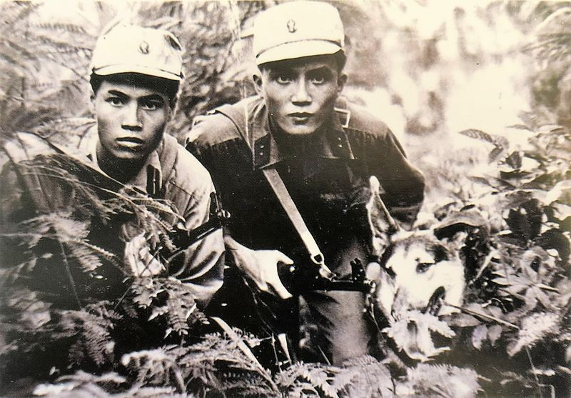 Việc đưa biệt kích ra Bắc lại được CIA tiếp tục, với các toán ATLAS tháng 3/1962, toán REMUS tháng 4/1962, toán TOURBILLON tháng 5/1962 và toán EROS tháng 6/1962; cũng như các toán trước, các toán này đều bị công an vũ trang của miền Bắc phát hiện, truy lùng và bắt giữ toàn bộ.