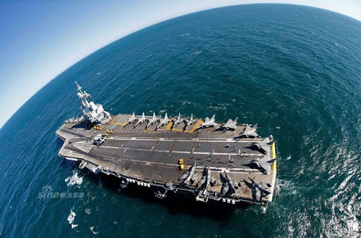 Trong bất kỳ cuộc xung đột nào ngoài chiến tranh hạt nhân, 11 tàu sân bay chạy bằng năng lượng hạt nhân của Mỹ, vẫn là hệ thống vũ khí nguy hiểm nhất cho đến nay. Trên thực tế, khả năng sát thương của chúng mạnh đến mức, nếu cần chúng có thể tiêu diệt chính xác hàng trăm mục tiêu mỗi ngày.