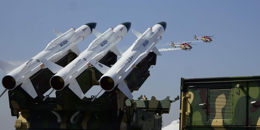 Hôm 14/1 vừa rồi, khi được hỏi về việc truyền thông Ấn Độ loan tin Việt Nam muốn mua tên lửa phòng không Akash của nước này, người phát ngôn Bộ Ngoại giao Lê Thị Thu Hằng cũng đã cho biết, "Hợp tác quốc phòng giữa Việt Nam và Ấn Độ cũng chỉ là một trong các lĩnh vực hợp tác giữa Việt Nam và Ấn Độ".