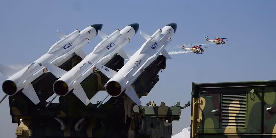 Hôm 14/1 vừa rồi, khi được hỏi về việc truyền thông Ấn Độ loan tin Việt Nam muốn mua tên lửa phòng không Akash của nước này, người phát ngôn Bộ Ngoại giao Lê Thị Thu Hằng cũng đã cho biết, "Hợp tác quốc phòng giữa Việt Nam và Ấn Độ cũng chỉ là một trong các lĩnh vực hợp tác giữa Việt Nam và Ấn Độ".