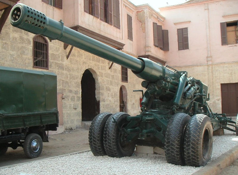 Liên Xô sau đó đã hồi sinh pháo S-23 và bắt đầu phát triển pháo tự hành có cỡ nòng lớn hơn. Vào tháng 12/1967, Liên Xô bắt đầu thử nghiệm pháo 203mm với tầm bắn 25 km. Loại pháo này có thể phá hủy các cơ sở cũng như công sự ở xa và có thể tấn công bằng vũ khí hạt nhân.