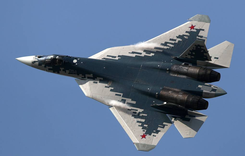 Su-57 là máy bay chiến đấu thế hệ thứ 5 đầu tiên phục vụ trong Không quân Nga; là máy bay chiến đấu tàng hình hạng nặng 2 động cơ, có thể thực hiện các nhiệm vụ phòng không và tiến công mục tiêu mặt đất, mặt biển.